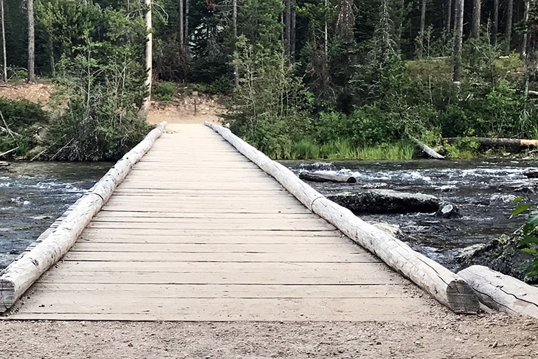 String Lake footbridge before Leigh Lake